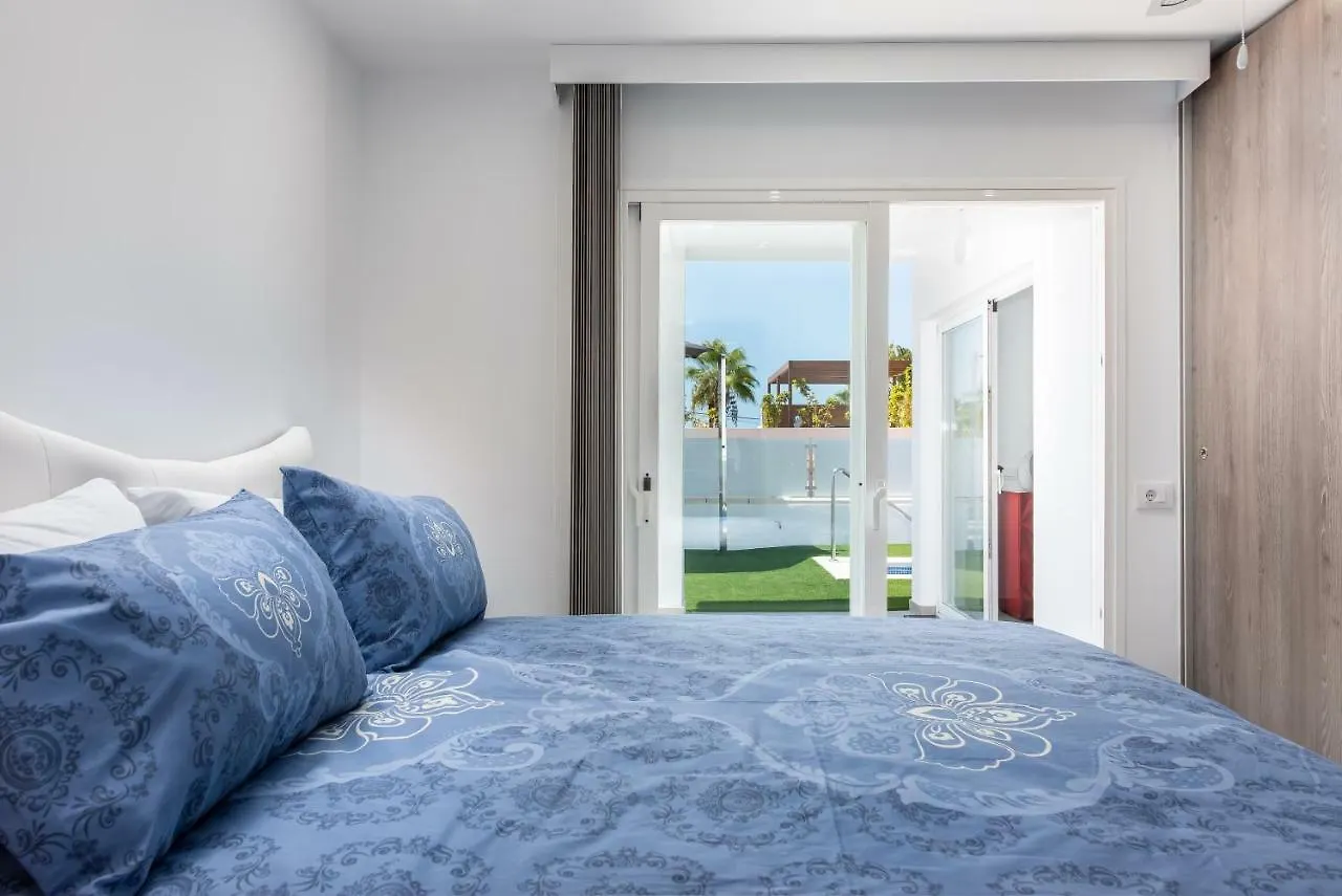 Luxurious 5* Villa - 300M2 - Private Heated Pool - Garage - Wifi Palm-mar Spain